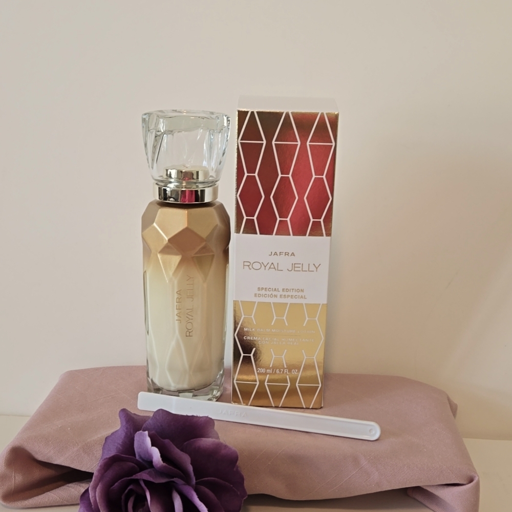 JAFRA ROYAL JELLY SPECIAL EDITION MILK BALM MOISTURE LOTION 6.7 …